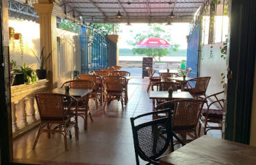 Mekong MoJo Restaurant & Bar Kratie