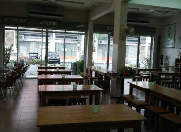 Gong De Lin Vegetarian 功德林素食馆