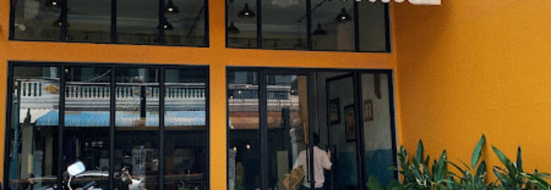 Sundays Café & Hotel