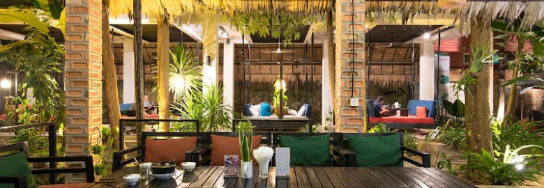 Urban Tree Hut Restaurant -​ អ៊ឺបេនទ្រី