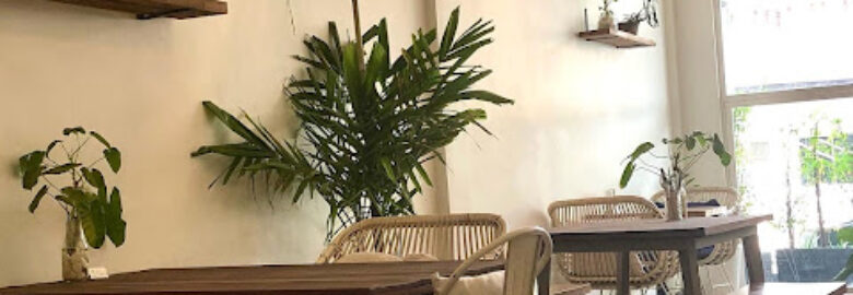 Backyard Cafe – Tom Pong